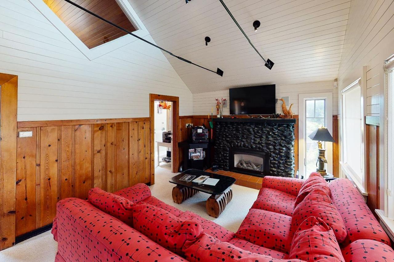 Wecoma Creekside Villa Lincoln City Buitenkant foto